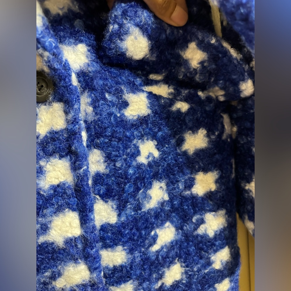 NWT Active USA Stylish Blue and White Fluffy Jacket - Picture 9 of 10